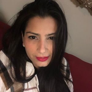 Meet your Posher, Isabel